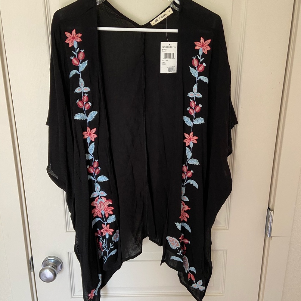 Chloe & Katie Kimono